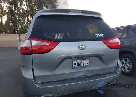 2015 Toyota Sienna Xle 8 Passenger from USA, damaged, VIN 5TDYK3DC8FS631121